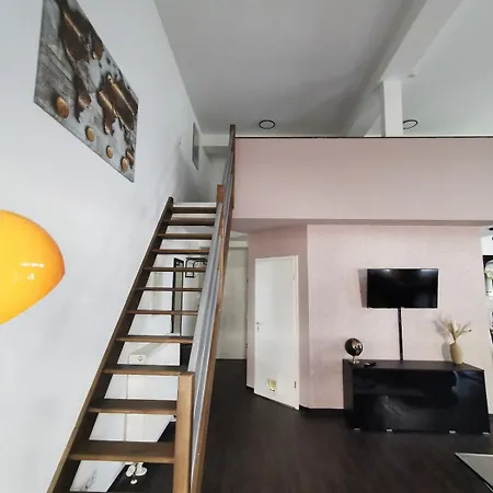 Charmantes Loft-apartment 2 Min Zum Hauptbahnhof Apartman *